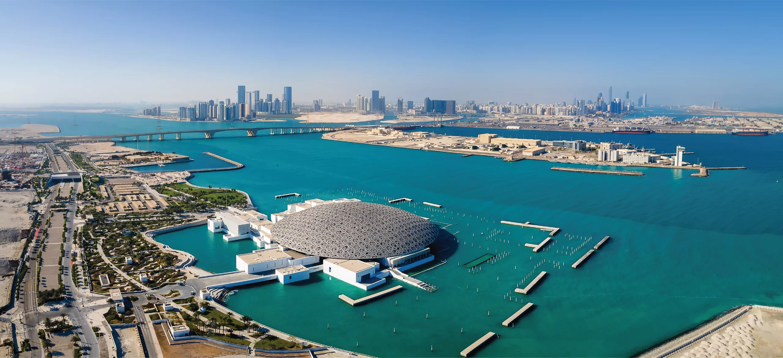 Abu Dhabi – An Excellent Package of Adventure, Desert, Beaches & Landmarks